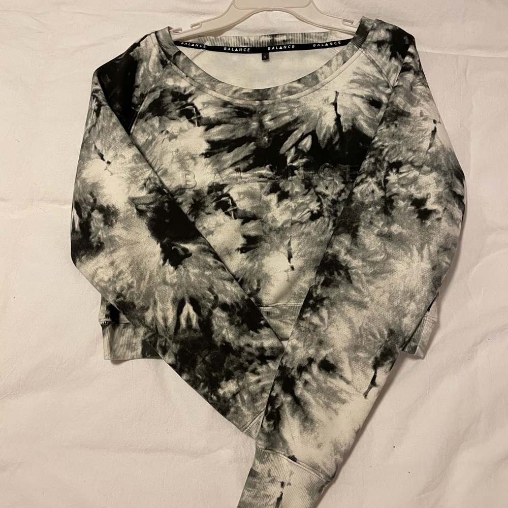 BALANCE ATHLETICA CROPPED SWEATER